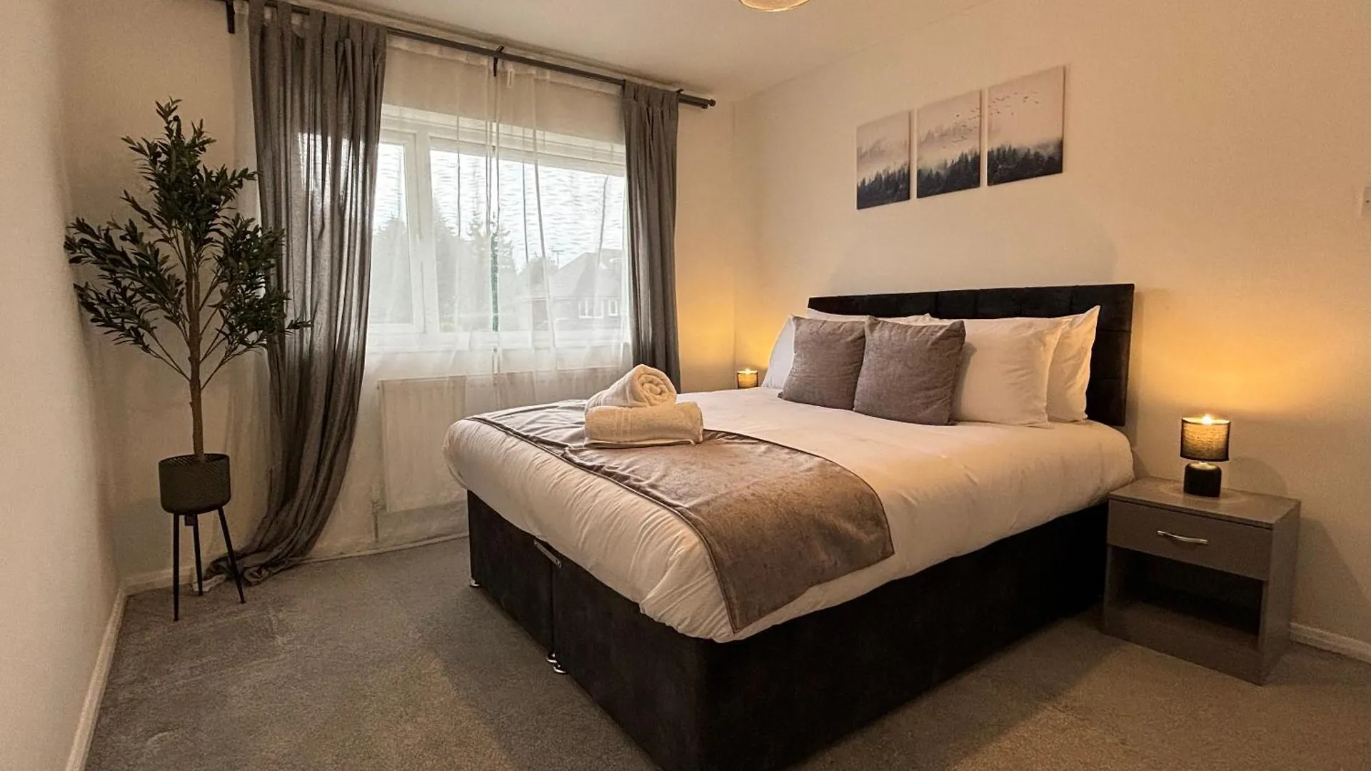 4 Bedroom Fully Furnished House - Private Garden - 8 Mins To Lgw Airport - Free Parking location